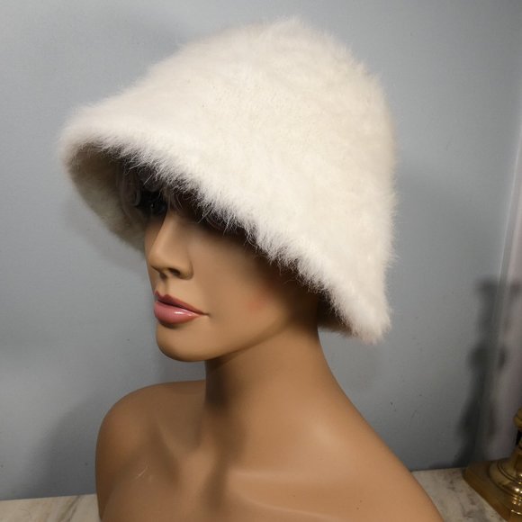Fabulous! Fun Stylish Fashionable Faux Fur Bucket Hat Ivory - Picture 1 of 11
